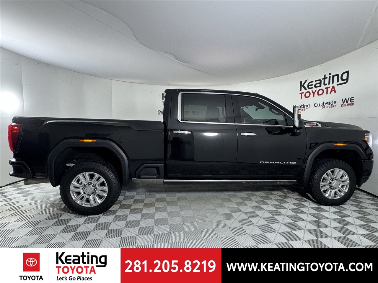 GMC Sierra 2500HD Denali Crew Cab 4WD SB 2023