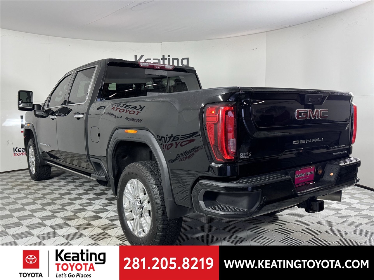 GMC Sierra 2500HD Denali Crew Cab 4WD SB 2023