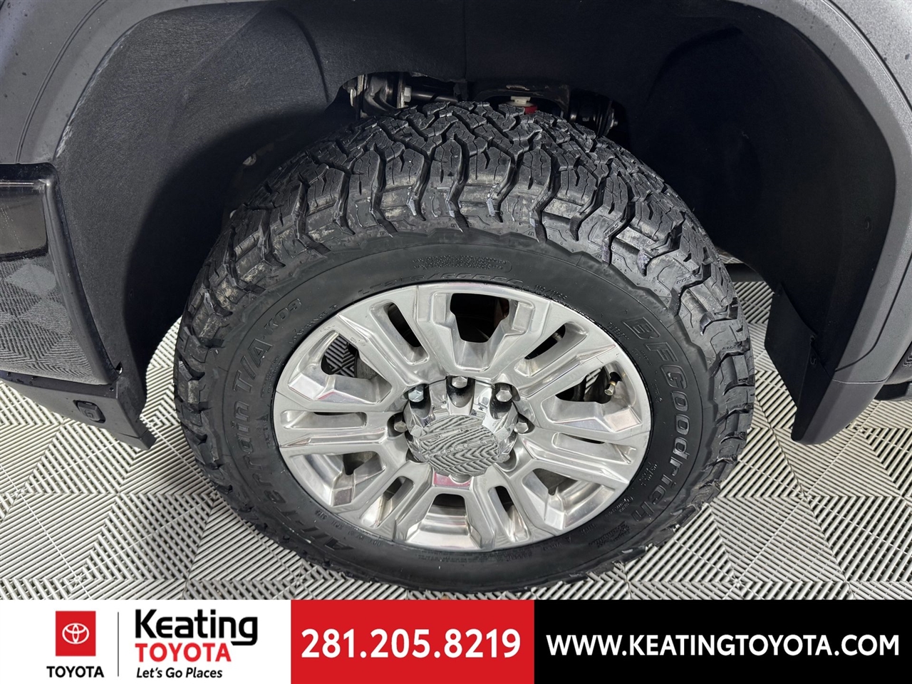 GMC Sierra 2500HD Denali Crew Cab 4WD SB 2023