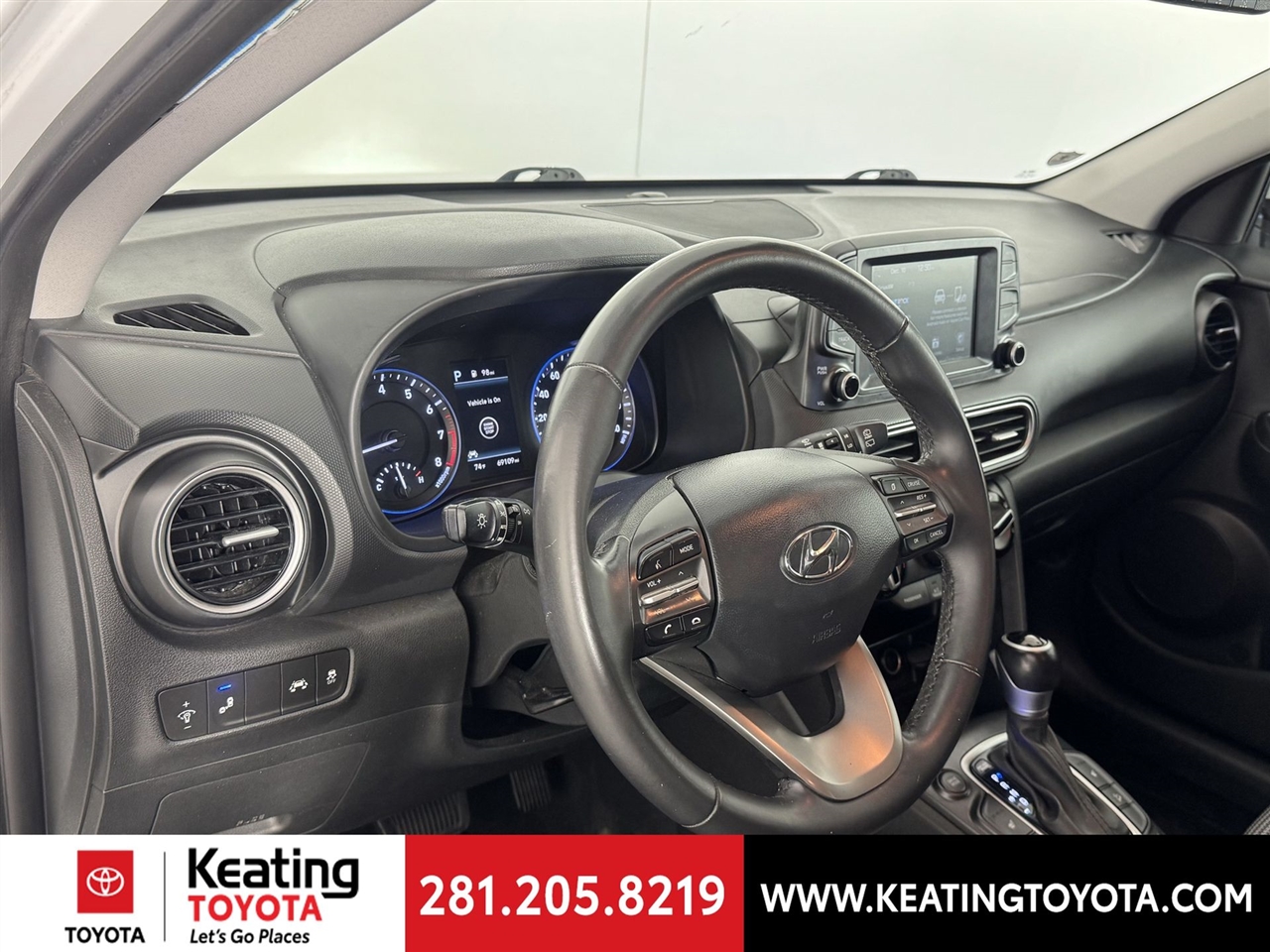 Hyundai Kona SEL w/Contrast Roof 2021