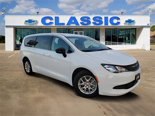 2024 Chrysler Voyager LX