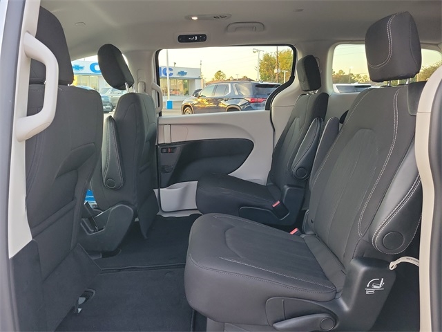 Chrysler Voyager LX 2024