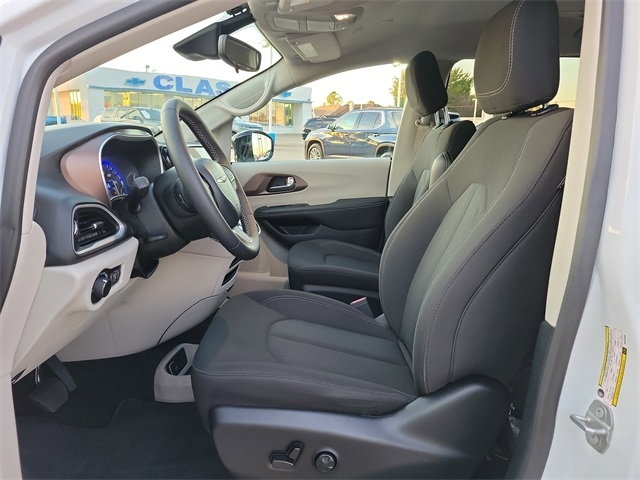 Chrysler Voyager LX 2024