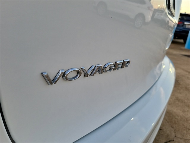 Chrysler Voyager LX 2024