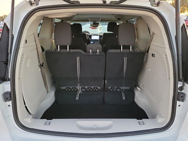 Chrysler Voyager LX 2024