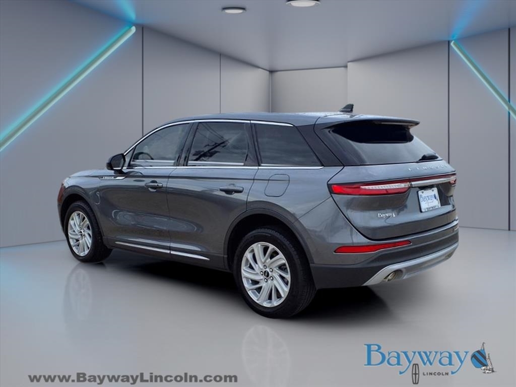 Lincoln Corsair Base 2023