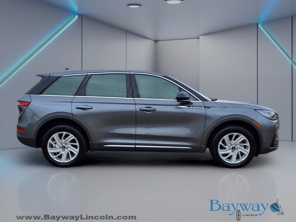 Lincoln Corsair Base 2023