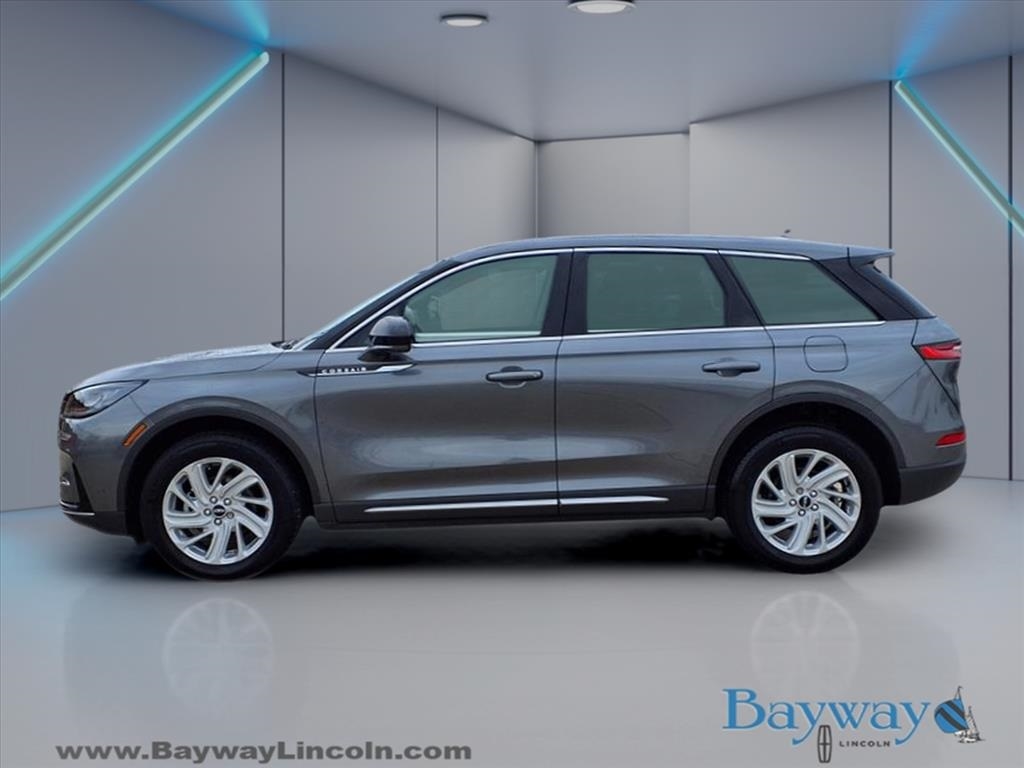 Lincoln Corsair Base 2023