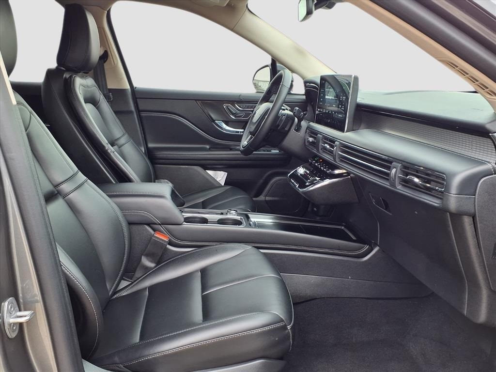 Lincoln Corsair Base 2023