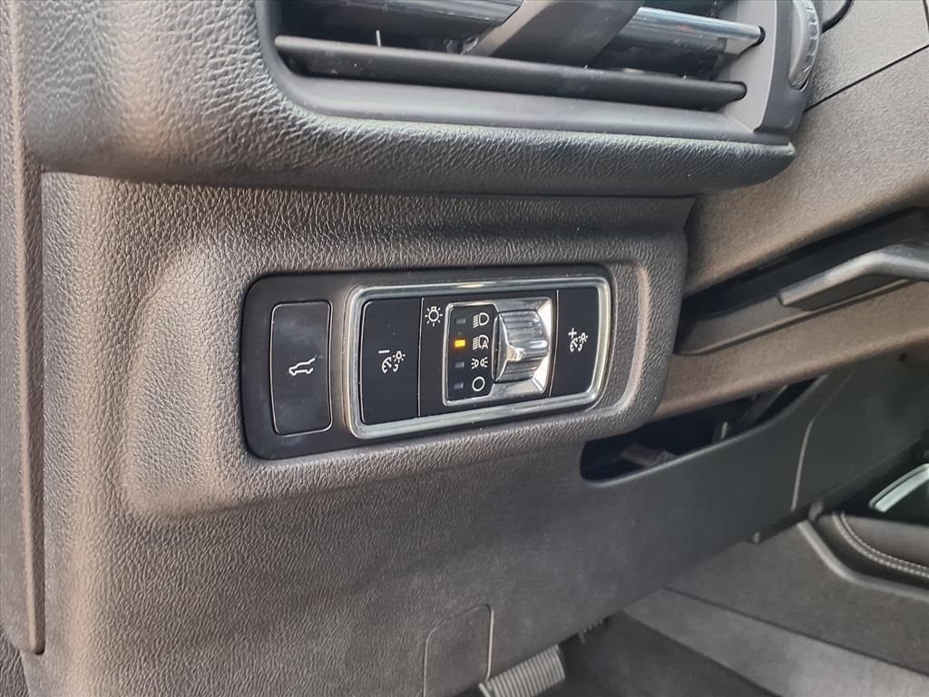 Lincoln Corsair Base 2023