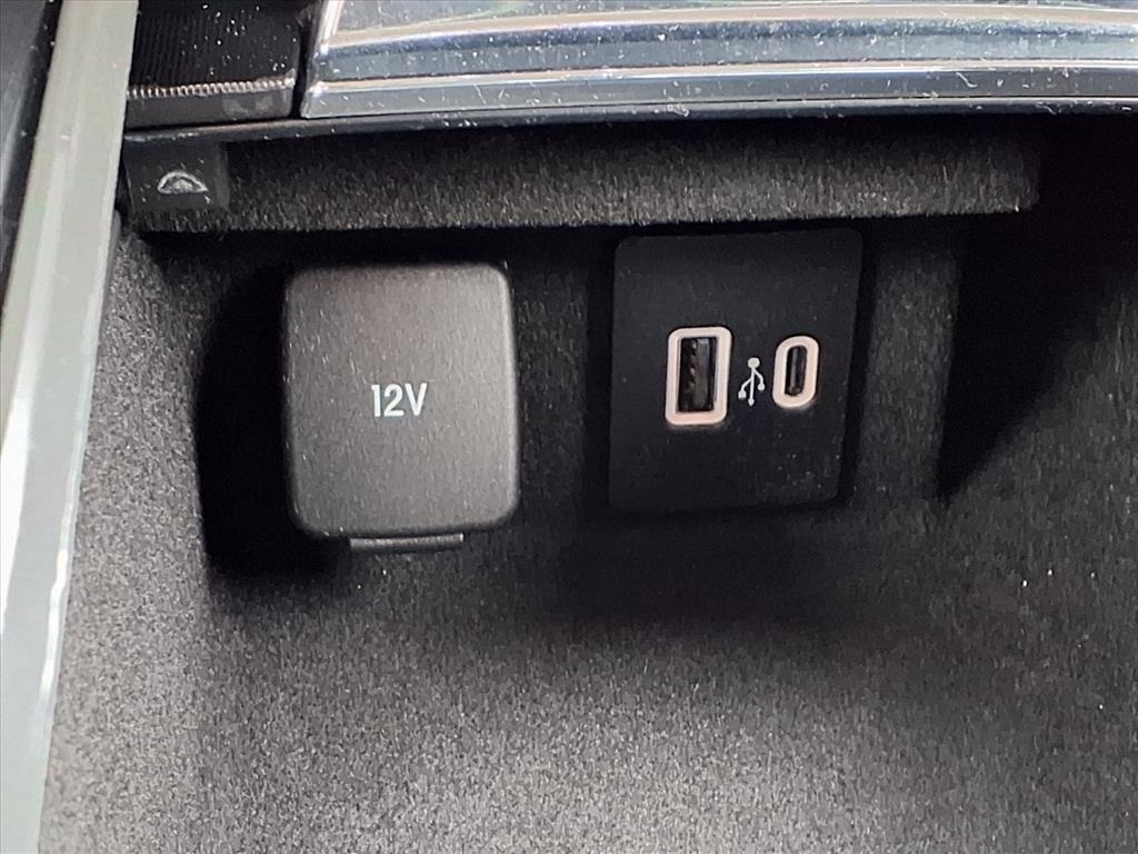 Lincoln Corsair Base 2023