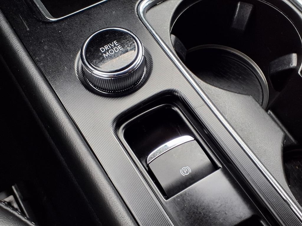 Lincoln Corsair Base 2023