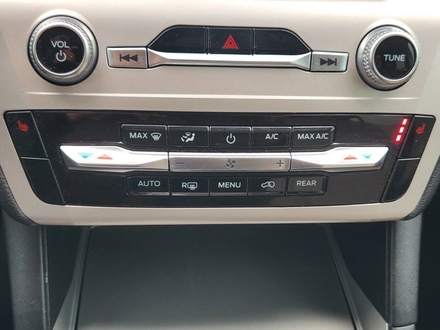 Ford Explorer XLT 2023