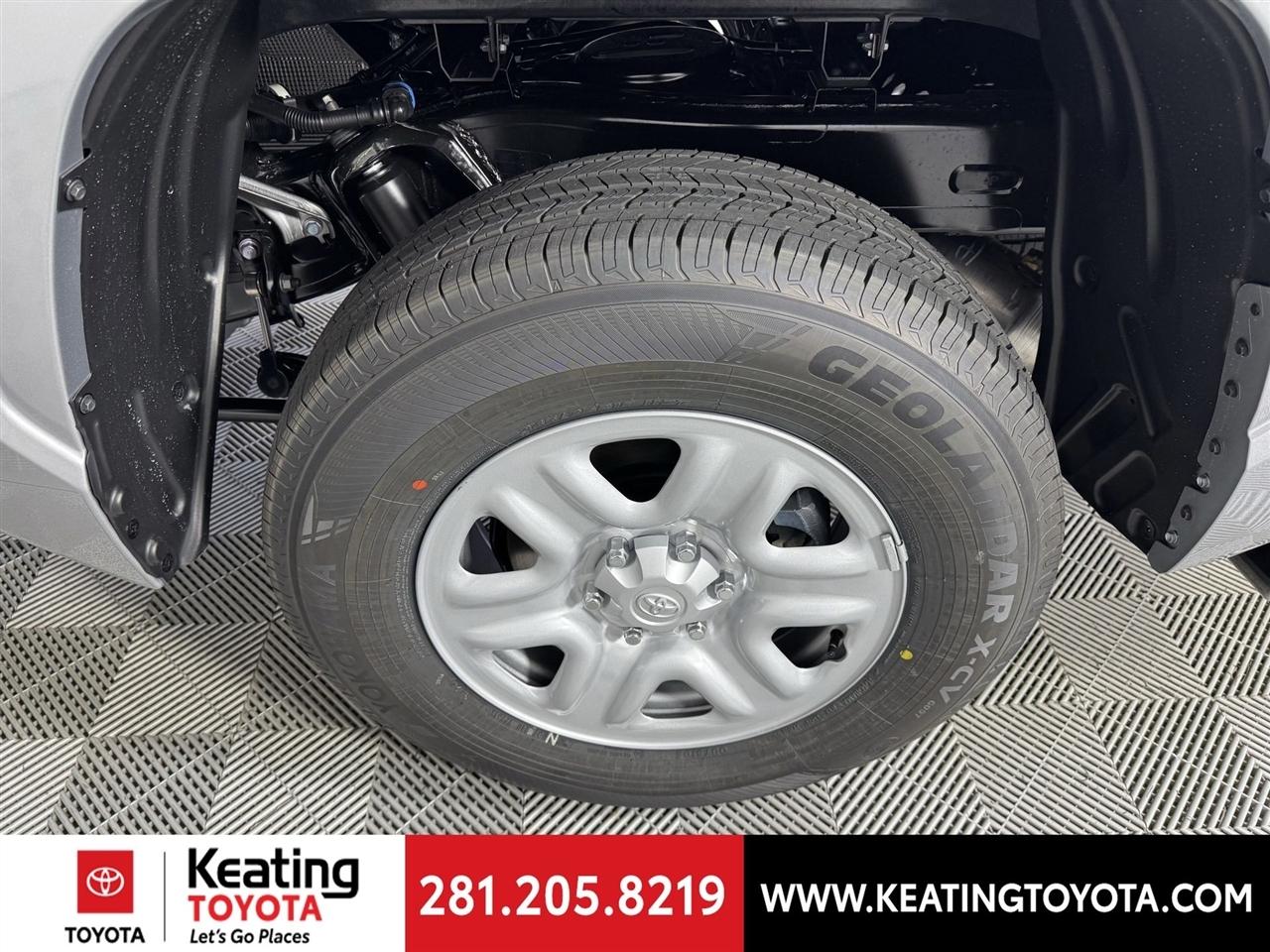 Toyota Tundra SR CrewMax 4WD 2026