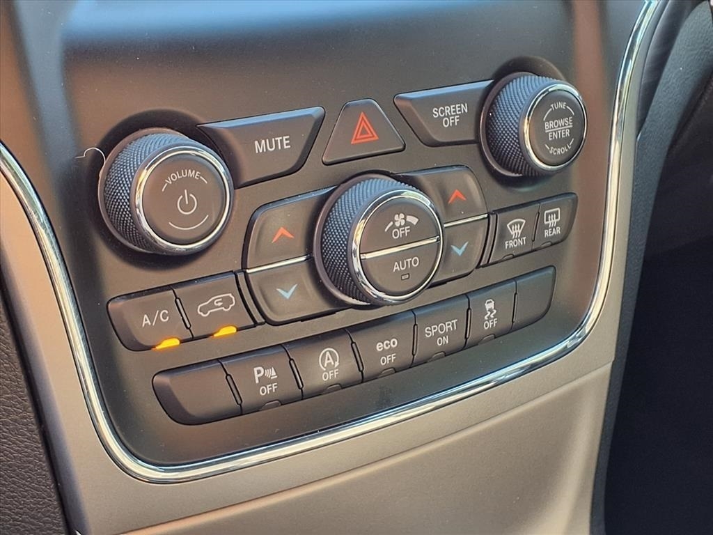 Jeep Grand Cherokee Laredo 4WD 2020