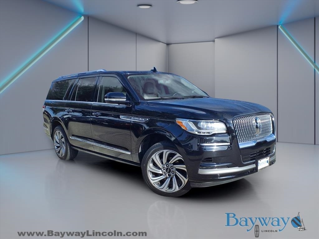 Lincoln Navigator L Reserve 4WD 2023