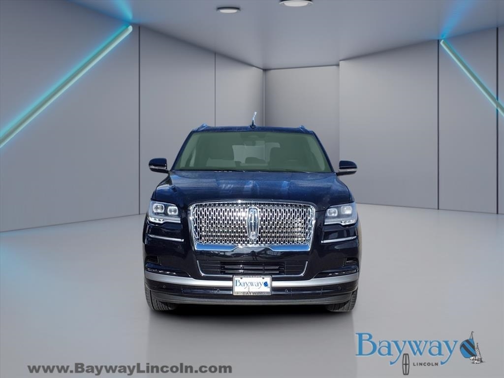 Lincoln Navigator L Reserve 4WD 2023