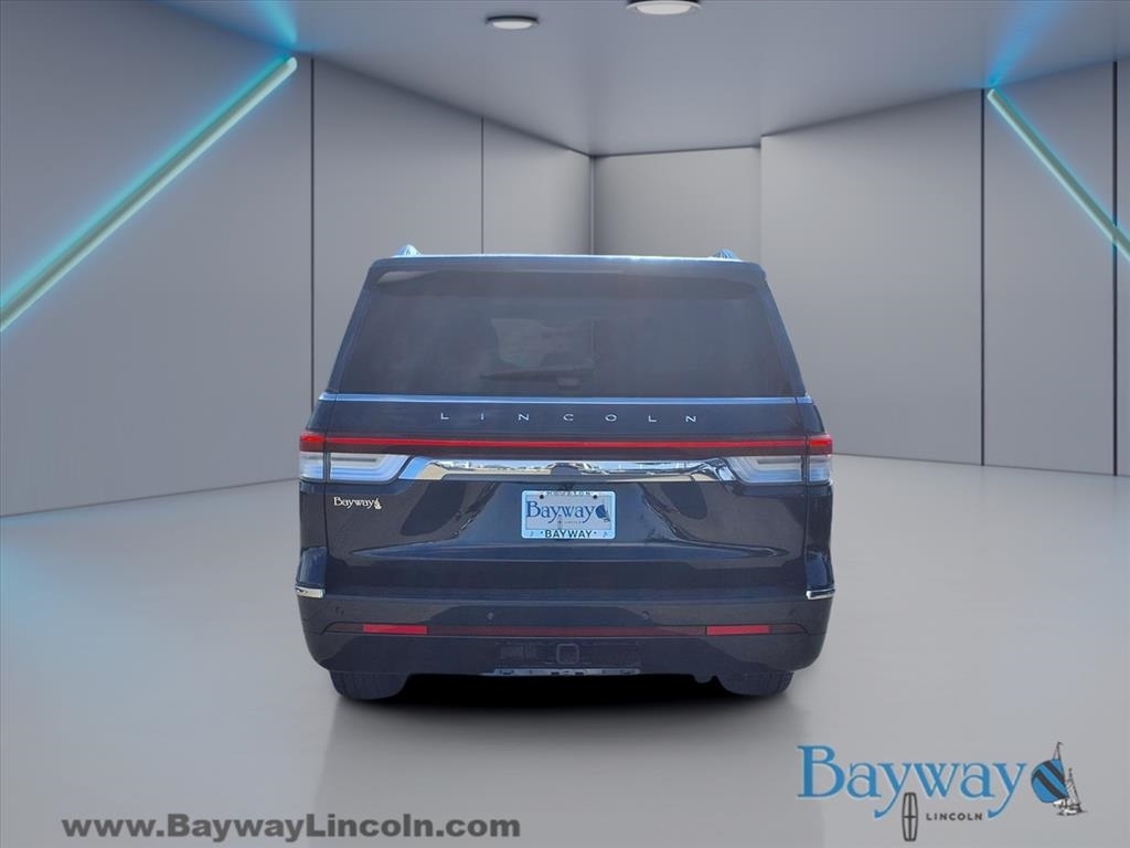 Lincoln Navigator L Reserve 4WD 2023