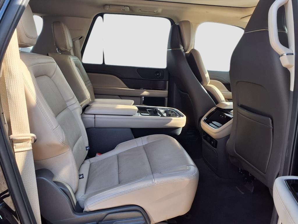 Lincoln Navigator L Reserve 4WD 2023