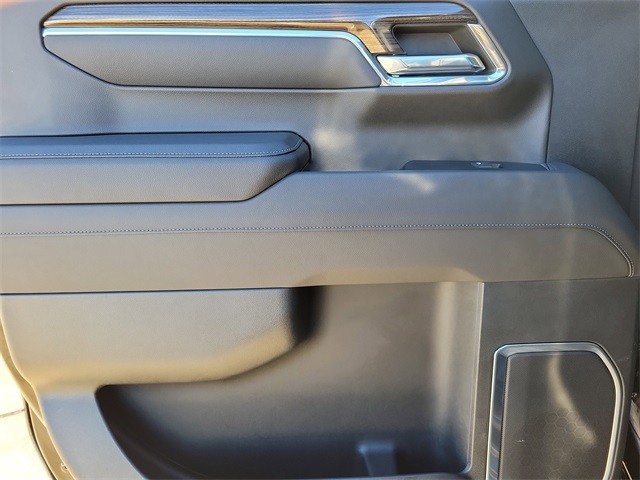 Chevrolet Silverado 1500 LT-L Crew Cab 4WD 2023