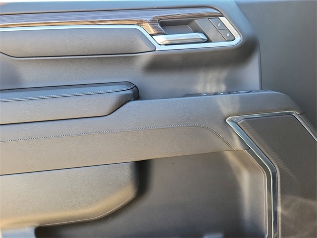 Chevrolet Silverado 1500 LT-L Crew Cab 4WD 2023