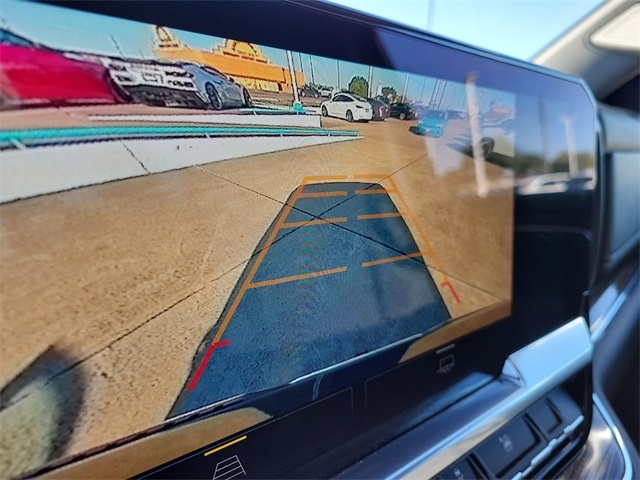 Chevrolet Silverado 1500 LT-L Crew Cab 4WD 2023