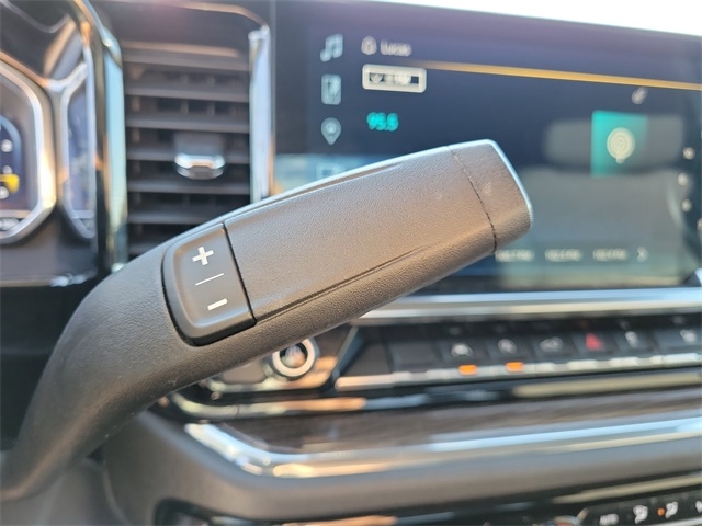 Chevrolet Silverado 1500 LT-L Crew Cab 4WD 2023