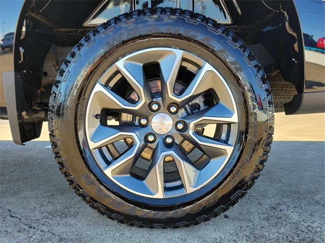 Chevrolet Silverado 1500 LT-L Crew Cab 4WD 2023