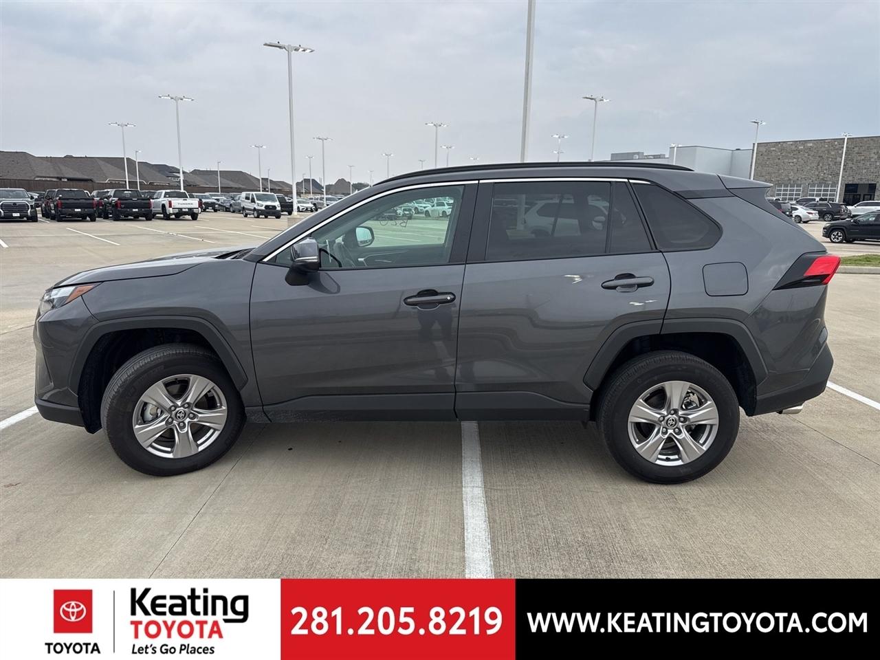 Toyota RAV4 XLE 2025