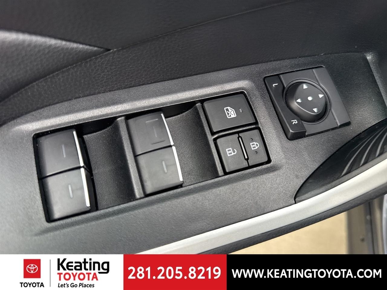 Toyota RAV4 XLE 2025