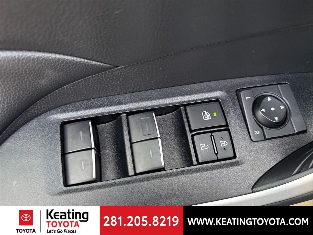 Toyota RAV4 XLE 2025