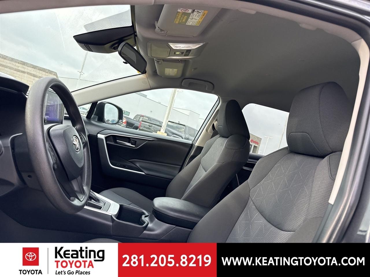 Toyota RAV4 XLE 2025