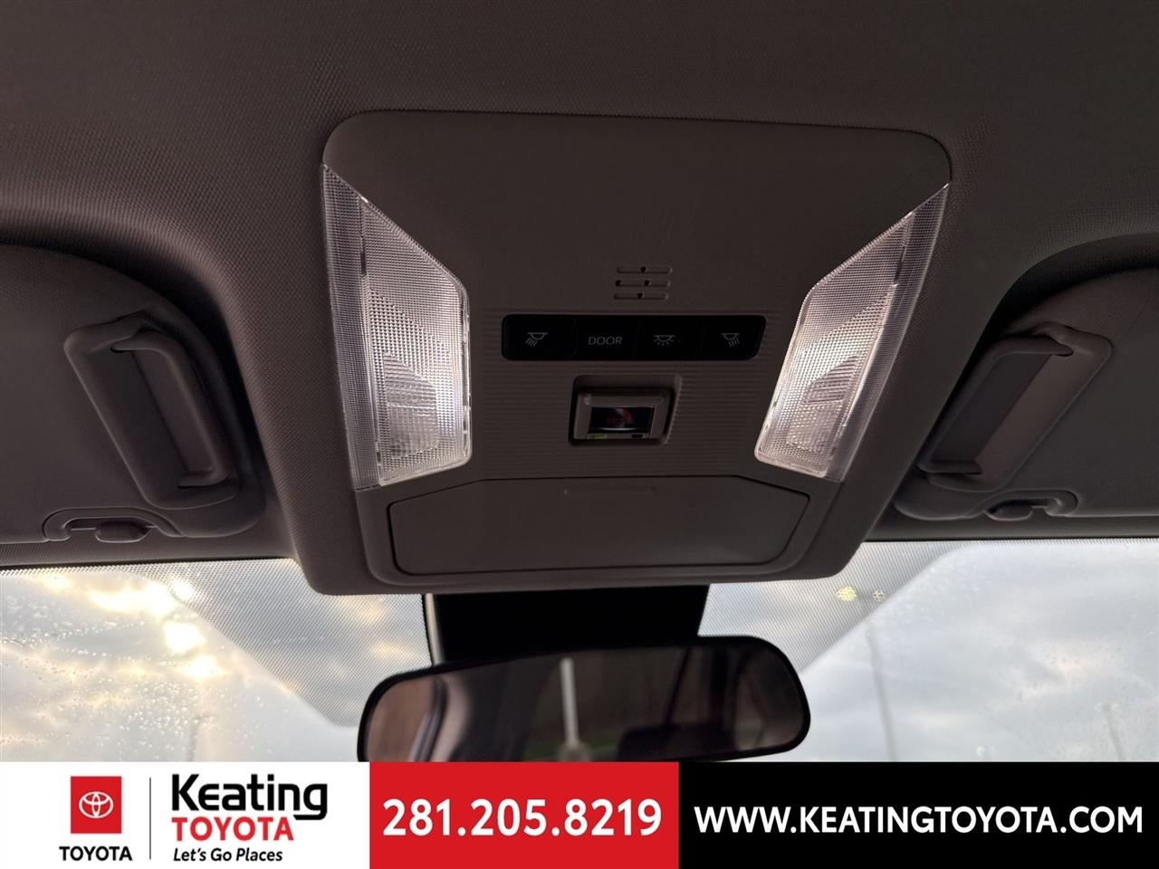 Toyota RAV4 XLE 2025