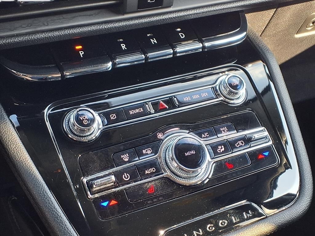 Lincoln Corsair Base 2021