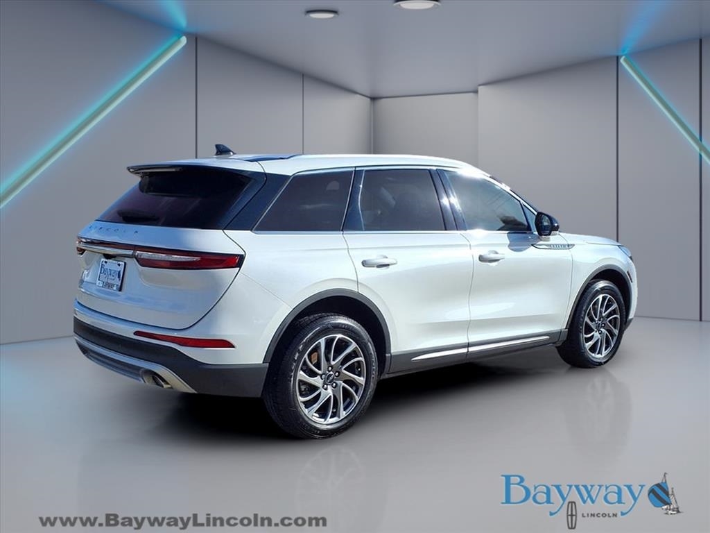 Lincoln Corsair Base 2021