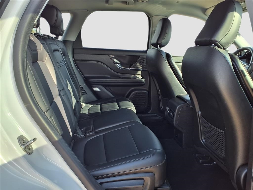 Lincoln Corsair Base 2021