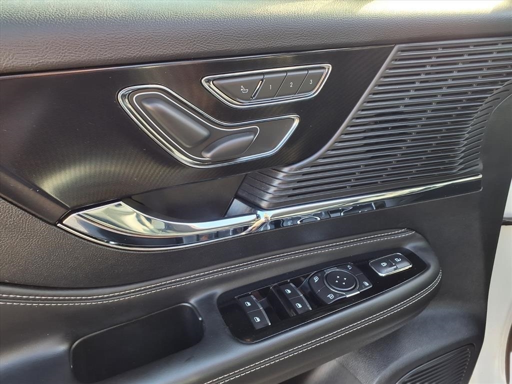 Lincoln Corsair Base 2021