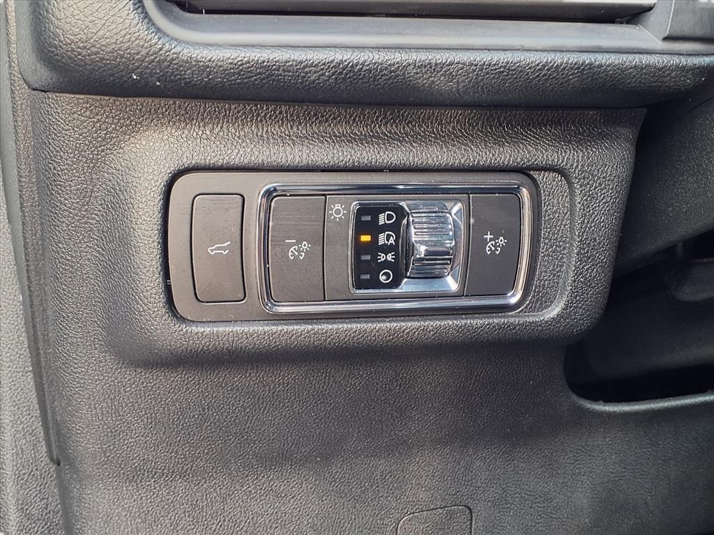 Lincoln Corsair Base 2021