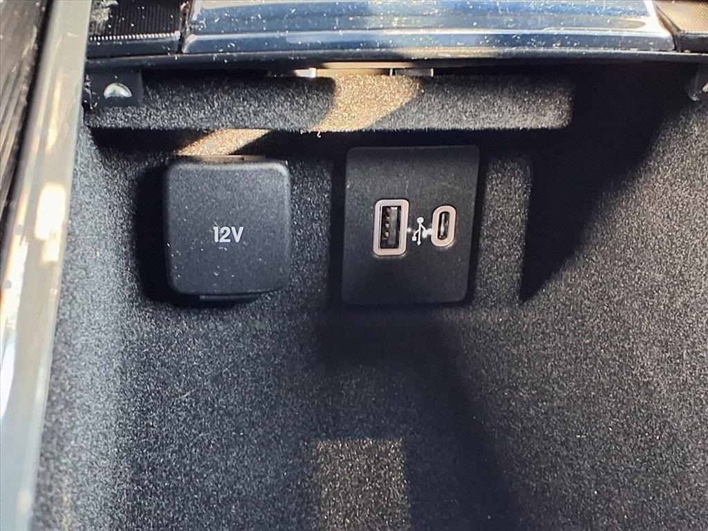 Lincoln Corsair Base 2021