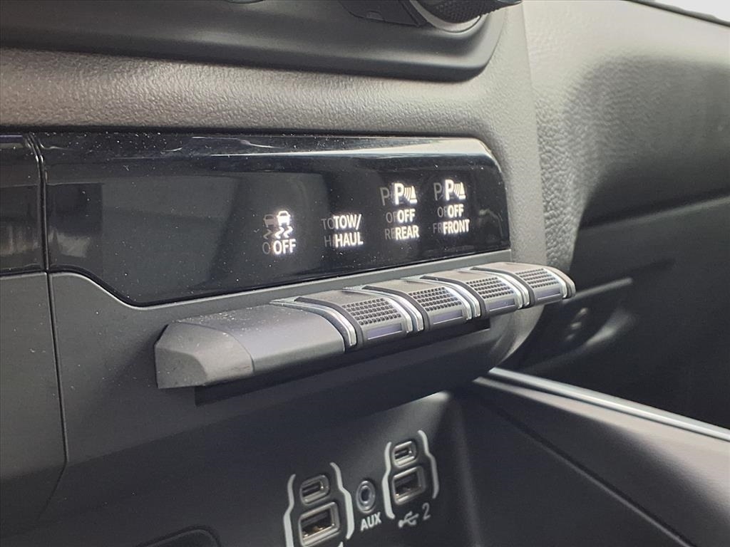 RAM 1500 Big Horn Crew Cab SWB 2WD 2022