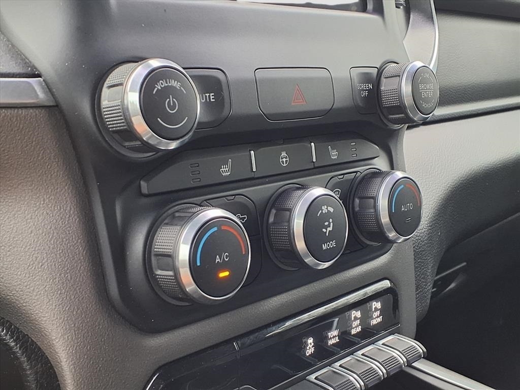 RAM 1500 Big Horn Crew Cab SWB 2WD 2022