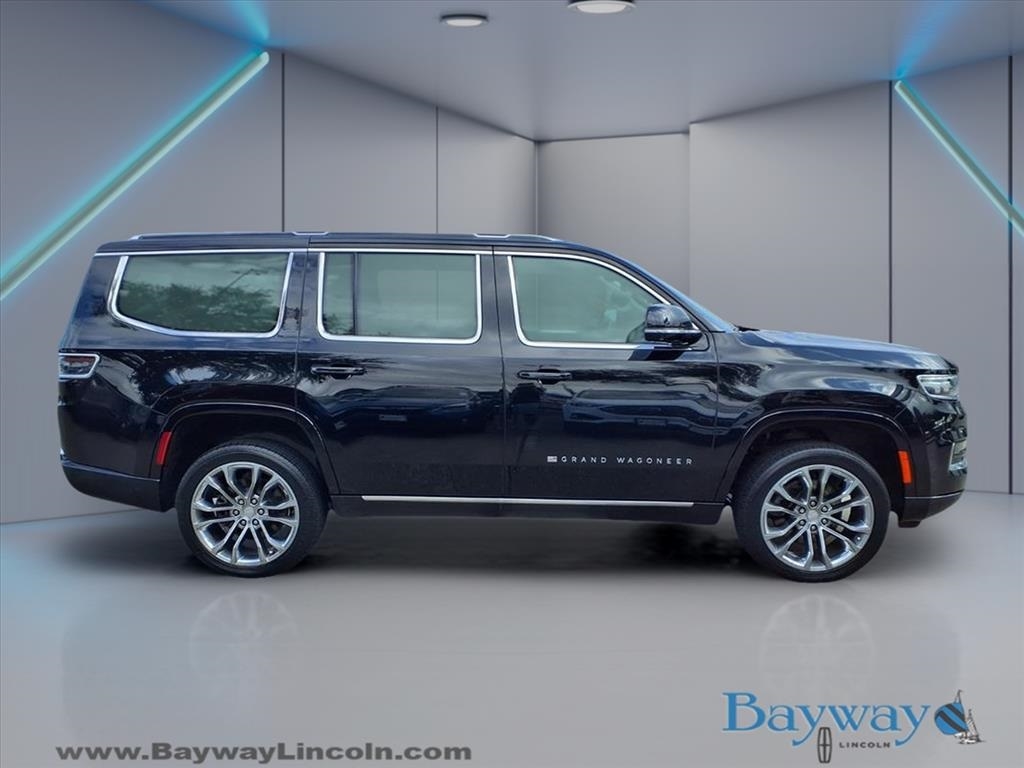 Jeep Grand Wagoneer Series II 4WD 2023