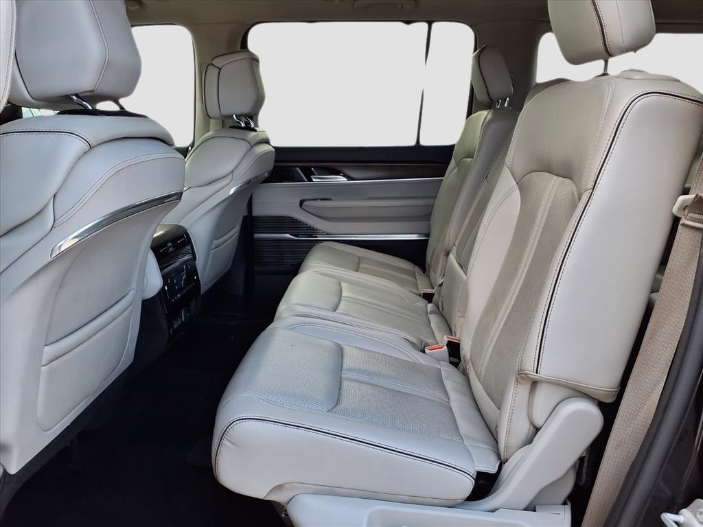 Jeep Grand Wagoneer Series II 4WD 2023