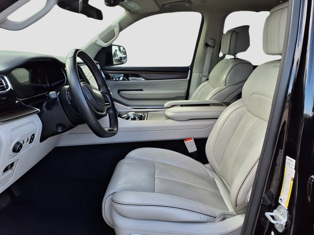 Jeep Grand Wagoneer Series II 4WD 2023