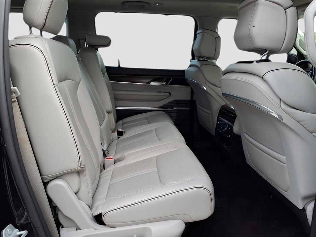 Jeep Grand Wagoneer Series II 4WD 2023