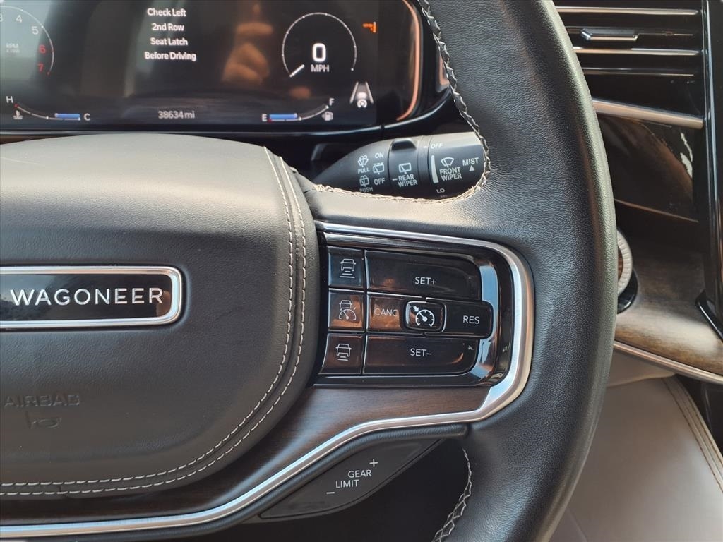 Jeep Grand Wagoneer Series II 4WD 2023