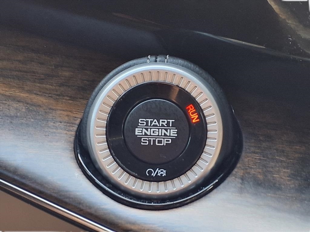 Jeep Grand Wagoneer Series II 4WD 2023