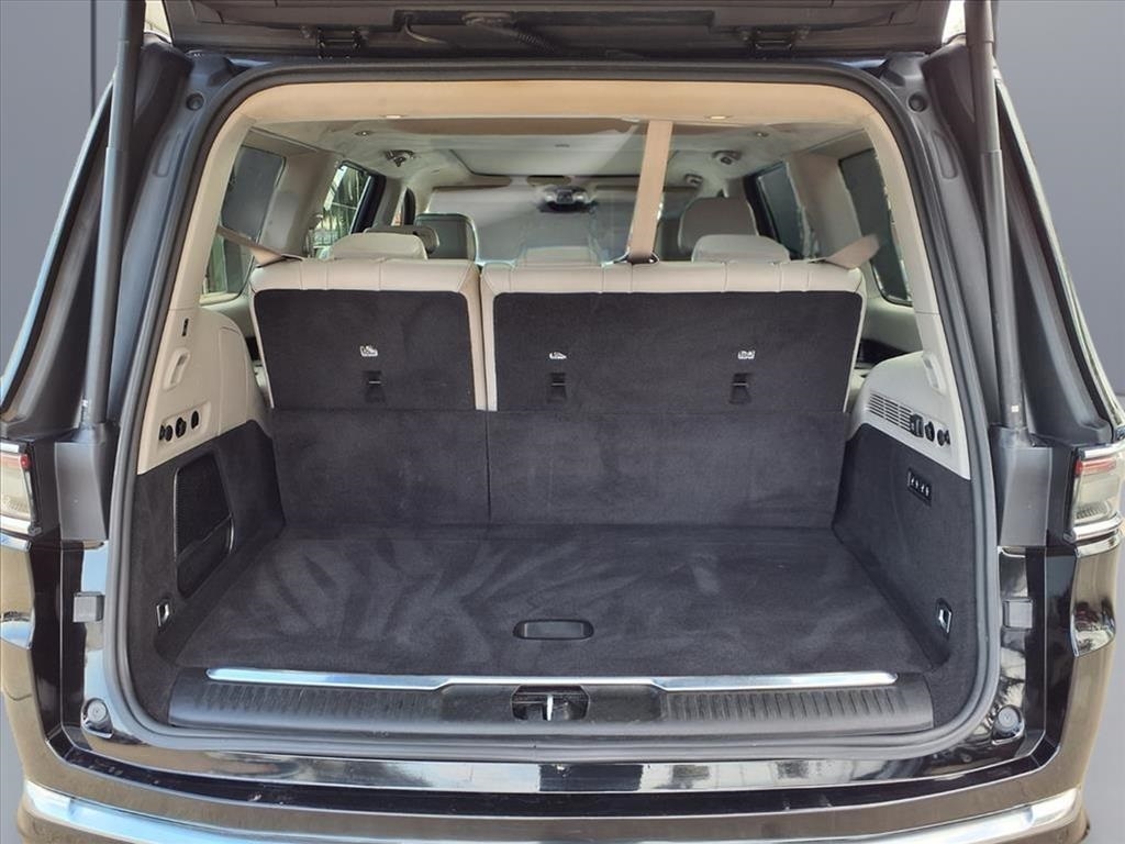 Jeep Grand Wagoneer Series II 4WD 2023