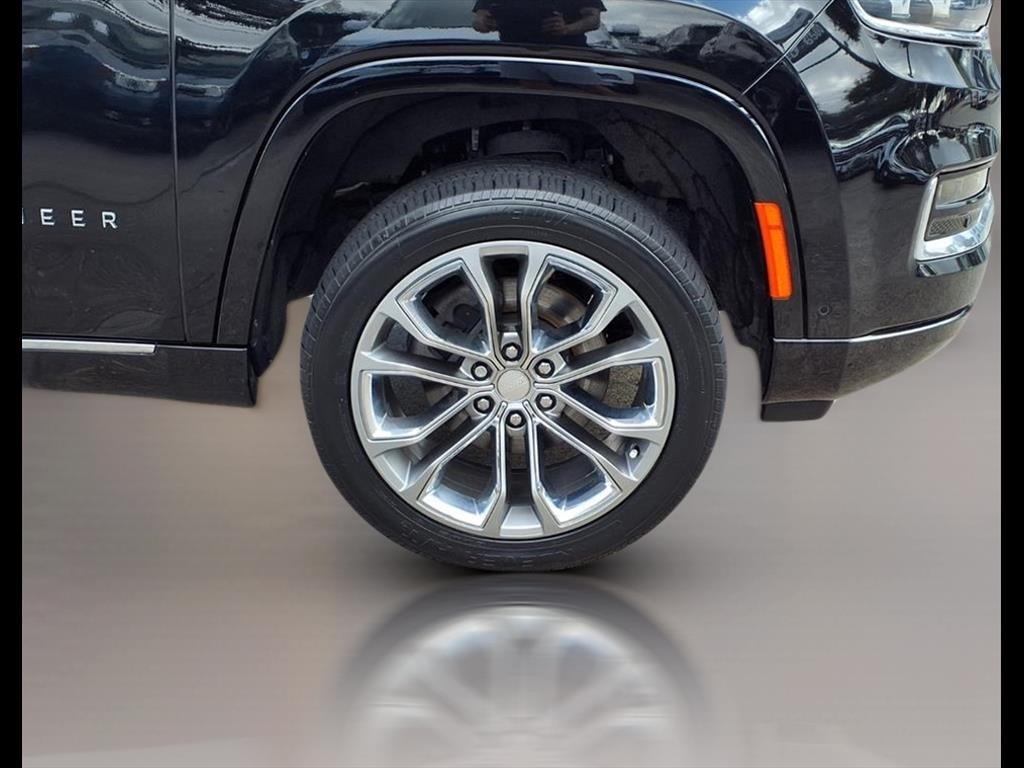 Jeep Grand Wagoneer Series II 4WD 2023