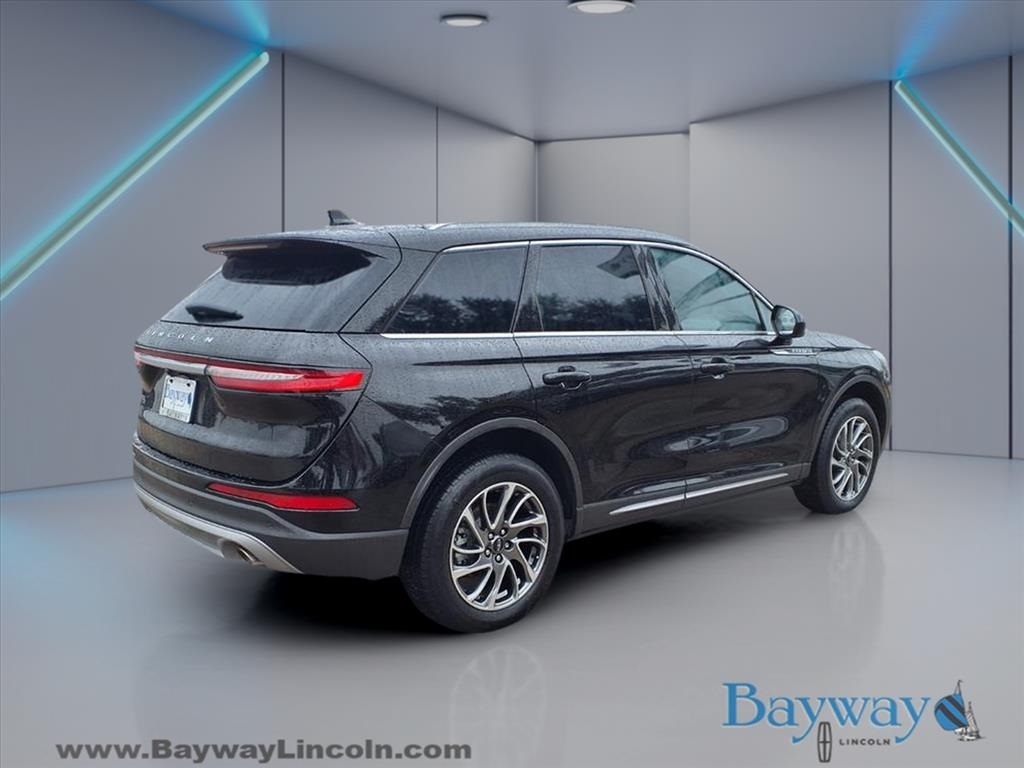 Lincoln Corsair Base 2022